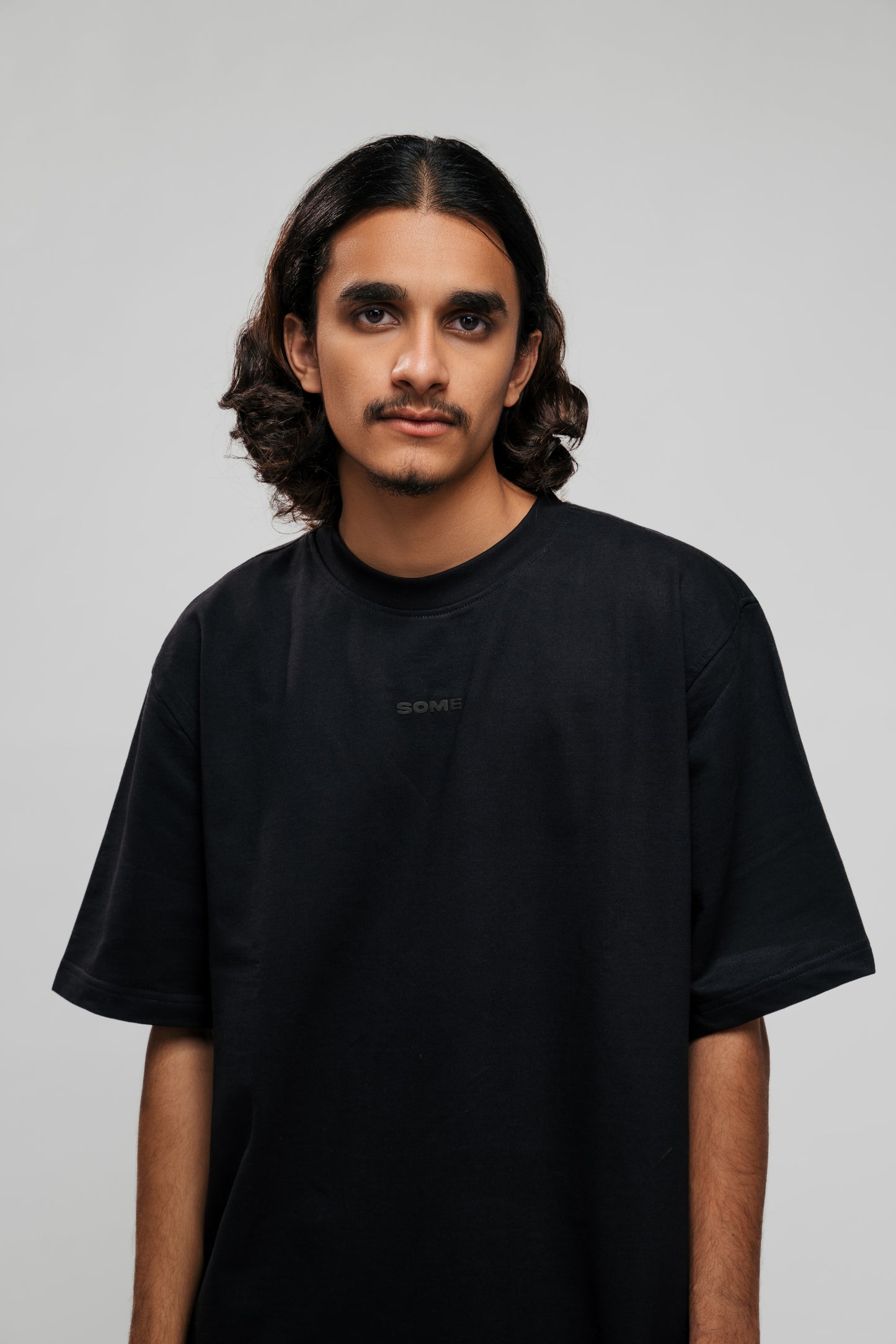 T-SHIRT / SOLID COLORS / OVER-SIZED FIT / UNISEX
