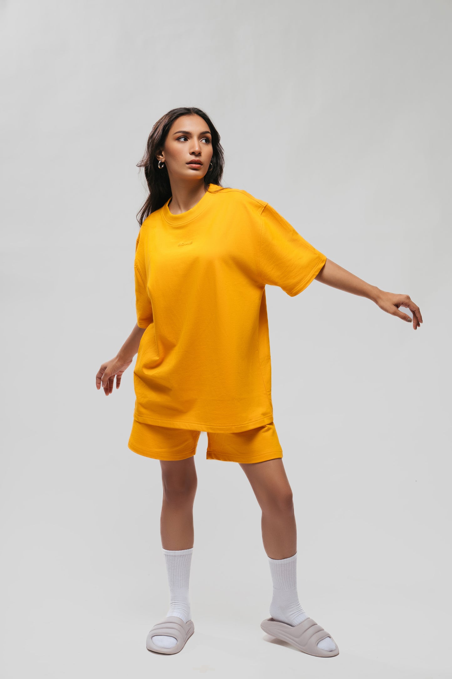 T-SHIRT / SOLID COLORS / OVER-SIZED FIT / UNISEX