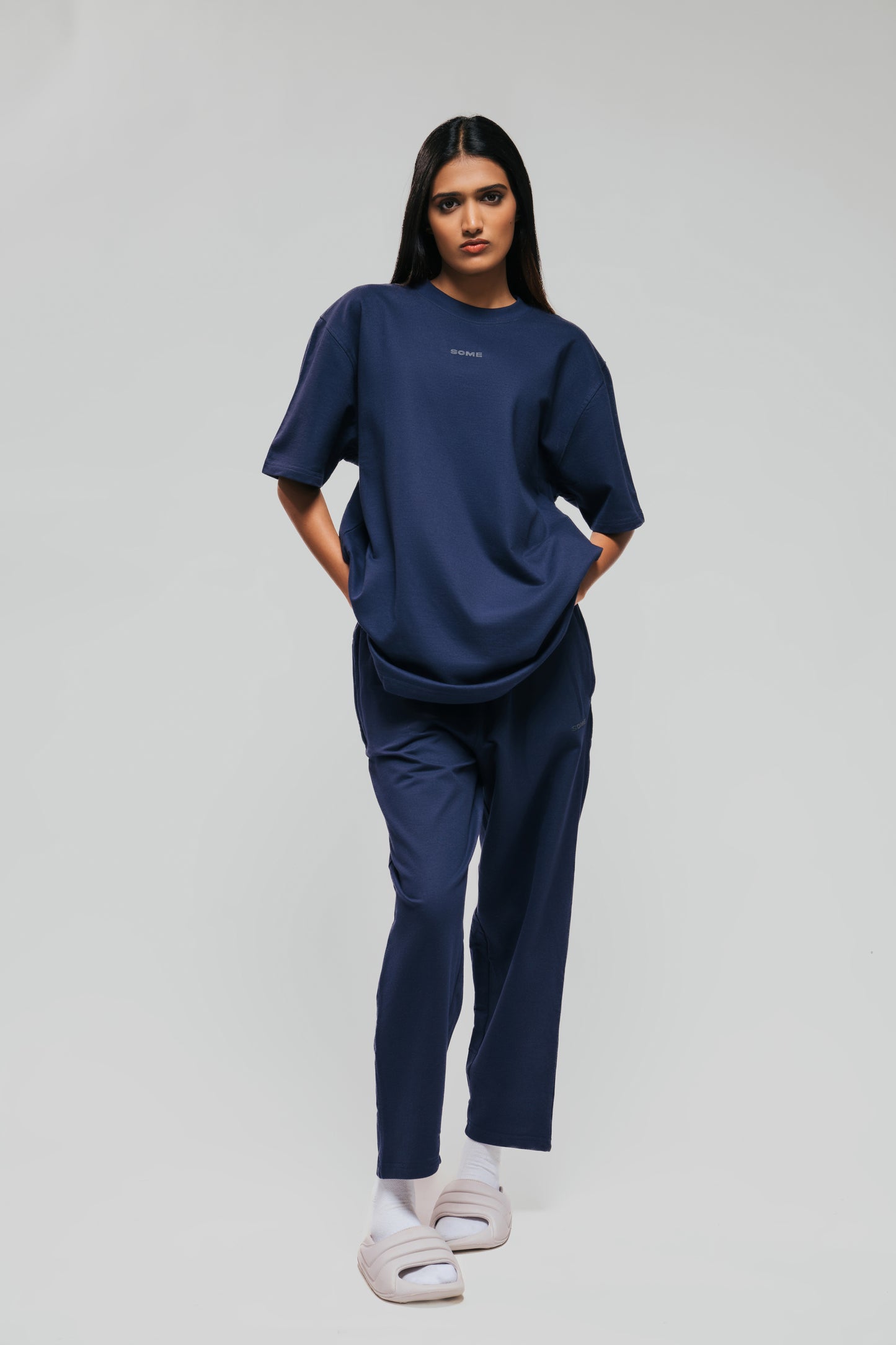 T-SHIRT / SOLID COLORS / OVER-SIZED FIT / UNISEX